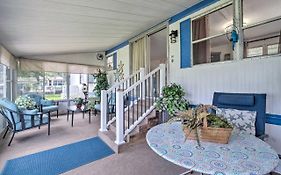 Homosassa Retreat With Sunroom And Canal Views!