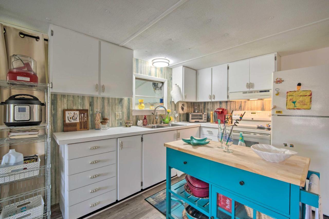 Homosassa Retreat With Sunroom And Canal Views! Exterior photo